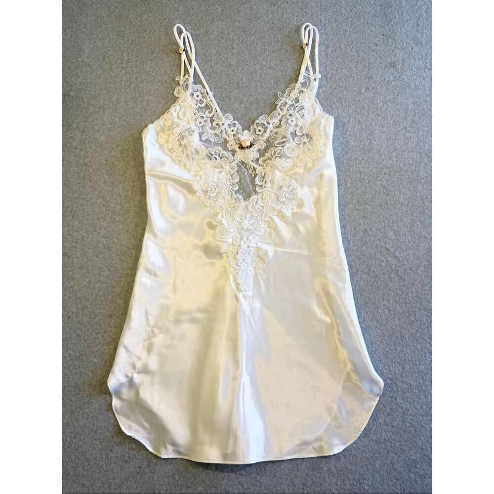 VTG California Dynasty bridal floral lace appliqué negligee